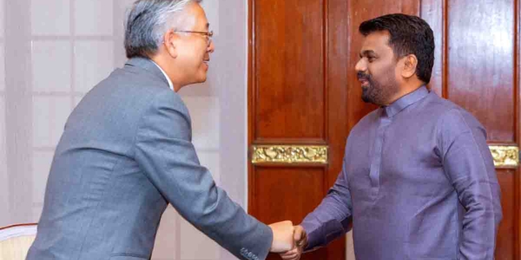 අනුර ගෙන යන වැඩපිළිවෙළට සහාය දෙන බව අමෙරිකානු ප්‍රධානී ලූ කියයි! PHOTOS I Sri Lanka Latest News