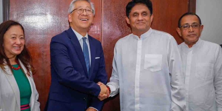 ලංකාවට ආ අමෙරිකානු ප්රබලයා ඩොනල්ඩ් ලූ සජිත්ව හම්බවෙන්න එයි! VIDEO & PHOTOS I Sri Lanka Latest News