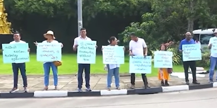 ‘සබ්බේ සත්ථා භවන්තු සුඛිතත්ථා’! සත්තු ගැන තීරණයක් ගන්න කියලා ලාල්කාන්ත ගොවියන්ට කියපු කතාවට පරිසර සංවිධානවලට යකා නගී! ලාල්කාන්තට එරෙහිව පාරට බහී! VIDEO I Sri Lanka Latest News