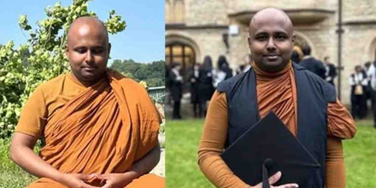 අවුරුදු 105කට පස්සේ ලංකාවේ නම ලෝ ප්රකට ‘ඔක්ස්ෆර්ඩ්’ සරසවියේ රැව්දෙයි! ලග්ගල ඉපදුණු වඩිගල සමිතරතන හිමියන් දර්ශනපති උපාධිය ගන්න ඔක්ස්ෆර්ඩ් තේරිලා! මුලින්ම හිමිනමක් විදිහට ඔක්ස්ෆර්ඩ් ගියේ සූරියගොඩ සුමංගල නාහිමියන් 1919දී! PHOTOS I Sri Lanka Latest News