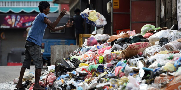 ගඳයි.. ගඳයි… ගඳයි…! අනුර ‘ක්ලීන් ශ්‍රී ලංකා’ ගැන කියද්දී ගාලු කොටුවම ගඳ ගහනවා! VIDEO I Sri Lanka Latest News
