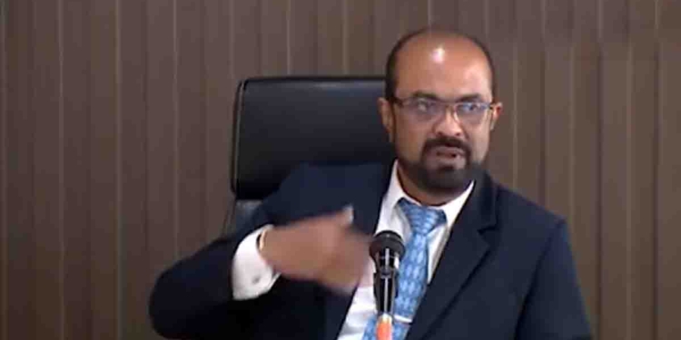 අලුත් බලශක්ති ඇමැති විශේෂ නියෝගයක් කරයි! උද්ඝෝෂණ කරලා වැඩ තහනමට ලක්වෙච්ච විදුලි සේවකයන් 62ක් සියලු වරප්‍රසාද සහිතව යළි සේවයේ පිහිටුවයි! VIDEO I Sri Lanka Latest News