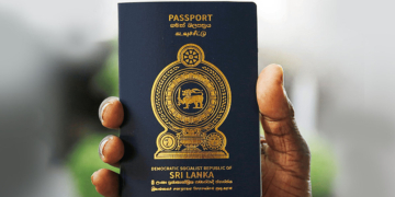 රනිල්ගේ කාලයේදී ඊ-පාස්පෝට් ලක්ෂ 50ක් මිලදී ගන්න ටෙන්ඩරය දුන්නේ කොහොමද කියලා ජාතික ප්‍රසම්පාදන කමිටුව විමර්ශනයක් පටන් අරන්! වාර්තාව සතියකින් උසාවියට එනවා! එතකොට බලාගන්න පුළුවන් කවුද මේක පිටිපස්සේ ඉන්න මහමොළකාරයෝ කියලා! Sri Lanka Latest News
