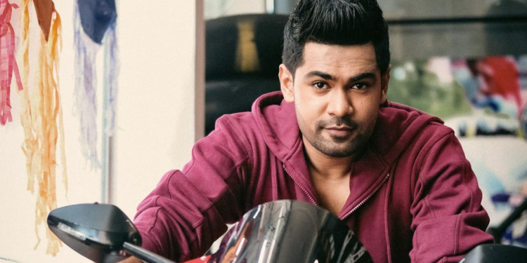 සෝබනකාරයෙක්ද? බොරු ෂෝකාරයෙක්ද? අවුරුදු ගානකට කලින් රියැලිටි ෂෝ එකකින් ආපු නිකන්ම නිකන් කොල්ලෙක් විතරයි! රවීන් කනිෂ්ක ! Sri Lanka Latest News