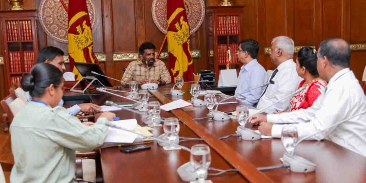 අනුර ආගමන විගමනය-රේගුව-ගුවන් තොටුපළ හා ගුවන් සේවා සමාගම එකවර කැඳවයි! රටට කුඩු එන එක වළක්වන්න ලොකු වැඩකට අතගහයි! PHOTOS I Sri Lanka Latest News