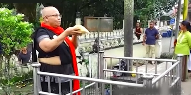 මහින්දගෙන් යුක්තිය ඉල්ලුවා! මෛත්‍රීපාලගෙන් යුක්තිය ඉල්ලුවා! ගෝඨාගෙන් යුක්තිය ඉල්ලුවා! රනිල්ගෙන් යුක්තිය ඉල්ලුවා! ප්‍රගීත් වෙනුවෙන් අනුරගෙන් යුක්තිය ඉල්ලා සන්ධ්‍යා එක්නැලිගොඩ පත්තිනි මෑණියන් ළඟට! VIDEO I Sri Lanka Latest News