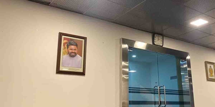 ජනාධිපති මාධ්‍ය ඒකකයත් ‘ක්ලීන්’ කරයි! හිටපු සියලු රාජ්‍ය නායකයන් ඉවතට! දැන් ඉන්නේ අනුර විතරයි! Sri Lanka Latest News