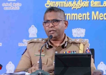 කුඩු සල්ලි ලක්ෂ 2833ක් අරන් මාධ්‍ය හමුවට ආ වැඩබලන පොලිස්පති මාර කතා ටිකක් කියයි! පහුගිය කාලෙ තිබ්බේ සම්පූර්ණයෙන්ම දේශපාලනීකරණය වෙච්ච පොලිසියක්! 40%ක් පොලිසියේ ඉන්නේ ගමේ නිලධාරීන්! ඒවා වෙනස් කරනවා! පොලිසියත් නීතියට යටත්! නීතියට උඩින් කවුරුත් නෑ! පොලිස් නිලධාරීන්ට විනය වැදගත්! ජනතාවගේ විනය හදන්න පෙර පොලිසියේ විනය හදන්න ඕනෑ! VIDEO I Sri Lanka Latest News