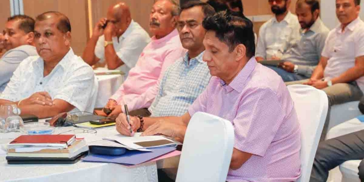සජිත් සියලුම මන්ත්‍රීවරුන්-ක්‍රියාකාරිකයන් එක තැනකට කැඳවයි! පරණ උපක්‍රම අවසන්! ගිය අවුරුද්දේ රටට සිද්ධ වෙච්ච වැරැද්ද නිවැරදි කරන්න අලුත් උපාය උපක්‍රම තෝරයි! VIDEO & PHOTOS I Sri Lanka Latest News