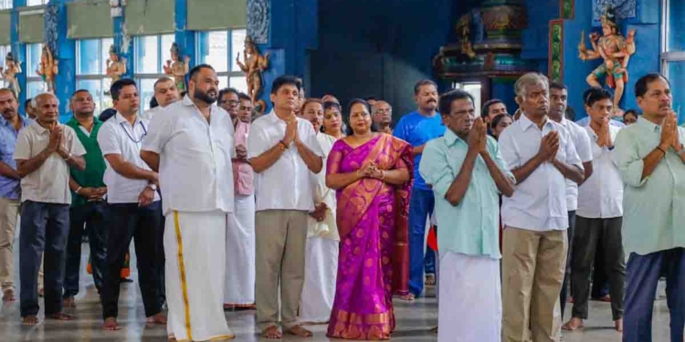 ඇමැතිවරු පොල් ගහද්දී විපක්ෂනායක සජිත් කදිරේසන් කෝවිලේ තෛපොංගල් සැමරුමට එක්වෙයි! VIDEO & PHOTOS I Sri Lanka Latest News