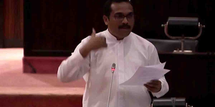 මාලිමාවේ මන්ත්‍රීවරු තුන්වේලම පාර්ලිමේන්තුවෙන් කාලා ගෙදර ඔතාගෙනත් යනවා කියලා විපක්ෂය කරන චෝදනාවට බිමල් සැර උත්තරයක් දෙයි! පාර්ලිමේන්තුවේ කෑම වේලක් 3000ට වැඩි කරන්නත් ලෑස්ති වෙයි! දැන් ඉතින් ඔක්කොම සල්ලි ගෙවලා කාපල්ලකෝ! VIDEO I Sri Lanka Latest News