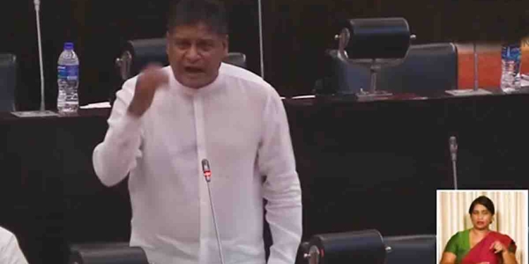 විපක්ෂයේ ඉන්න පක්ෂයේ තනි මන්ත්‍රී ආණ්ඩුවේ 159ට එරෙහිව තනි සටනක! දිලිත් ‘දෙරණ-අරුණ’ අරගෙන පාර්ලිමේන්තුව දෙවනත් කරයි! ඇන්ටිජන් ගැනයි-කලිසම්-බෙල්ට් ගැනයි උත්තර‌ දෙයි!  VIDEO I Sri Lanka Latest News