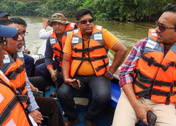හඳුන්නෙත්ති නිල්වලා ගඟේ බෝට්ටු පදී!  Sri Lanka Latest News