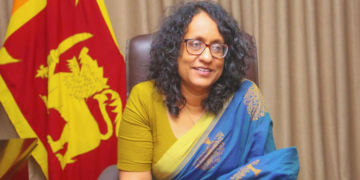 හරිනිට දැන් වැඩ වැඩියිලු! වෘත්තීය සමිති එක්ක කතාකරන්නවත් වෙලාවක් නැතිලු! අඟහරුවාදා ලොකු දෙයක් වෙන්න යනවලු! VIDEO I Sri Lanka Latest News
