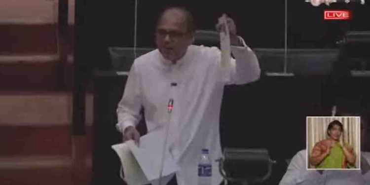 ‘මව්රට’ රටට හෙළිදරව් කළ බිලියන ගණනක බදු නොගෙවා ලංකාවට පොල්තෙල් ආනයනය පාර්ලිමේන්තුව දක්වාම යයි! රනිල්ගේ කාලේ පටන් ගත් වැඩේ සැප්තැම්බර්-ඔක්තෝබර්-නොවැම්බර්-දෙසැම්බර් මාසවලත් වෙලා! මරික්කාර් වැඩේ ඇදලා ගනී! රනිල්ගේ ලියුමකුත් එළියට එයි! VIDEO I Sri Lanka Latest News