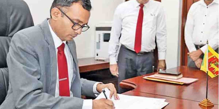 මාලිමා ආණ්ඩුව ඇතුළේ ලොකු අවුලක්ද? හිටියෙ මාස 3යි! තරුණ සේවා සභාපතිත් ඉල්ලා අස්වෙයි! දැන් 4 දෙනයි! I Sri Lanka Latest News‍
