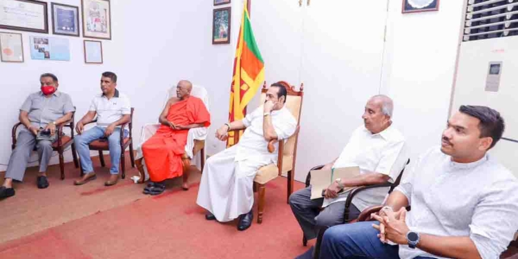 අනුර එළවන්න හදන විජේරාමේ ගෙදර ඉඳන්ම මහින්ද ආපහු වැඩ පටන් ගනී! PHOTOS I Sri Lanka Latest News