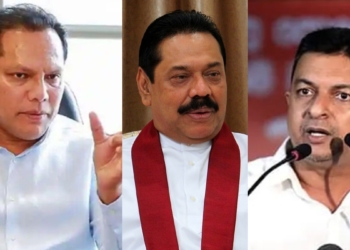 ඔන්න බෞද්ධ මධ්යස්ථානෙට බලෙන් පැන්න පොලිස් රාලහාමි ඔන්න දැන් උත්තර දෙන්නයි යන්නේ! දයාසිරි කියපු ගමන් ඇමැති මහින්ද ජයසිංහ උත්තර දෙන්න නැගිටියි! ‘ඒක භාවනා මධ්යස්ථානයක් නෙමෙයි. නිධානයක් තියෙනවා කියලා ඒක මහින්ද බලෙන් ගත්ත ඉඩමක්!’ VIDEO I Sri Lanka Latest News