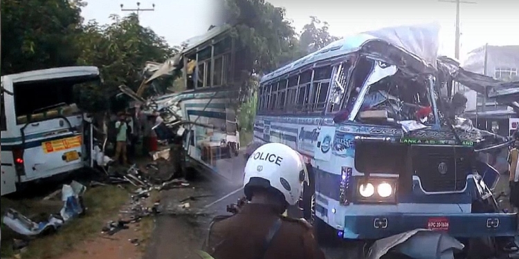 මීට කලිනුත් 5ක් එලොව යවලා! තුවාලකරුවන් මර ලතෝනි දෙද්දී මිනිස්සු වීඩියෝ කරලා! එක වාහනයක්වත් නවත්තලා නෑ! 4ක් මරාගෙන 4ක් ICU යැවූ තෝරයායේ අනතුරේ සාපය බස් එකේද? Sri Lanka Latest News