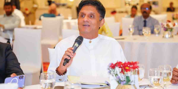කිසිම සමීක්ෂණයක් නොකර අස්වැසුමට ප්‍රතිලාභීන් තෝරාගත්තේ කොහොමද? ගෝල්ෆේස් හෝටලයේ තිබ්බ ‘අනාගතය සඳහා අයවැයකරණය’ සංසදයේදී සජිත් විශේෂඥ කණ්ඩායමෙන් ප්‍රශ්න කරයි! PHOTOS & VIDEO I Sri Lanka Latest News