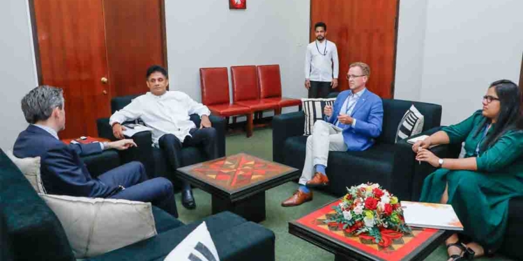 එක්සත් ජාතීන්ගේ සංවිධානයේ නියෝජිතයන් පිරිසක් පාර්ලිමේන්තුවට ඇවිත් විපක්ෂනායක මුණගැහෙයි! රට වෙනුවෙන් සජිත් ලොකු ඉල්ලීමක් කරයි! PHOTOS & VIDEO I Sri Lanka Latest News
