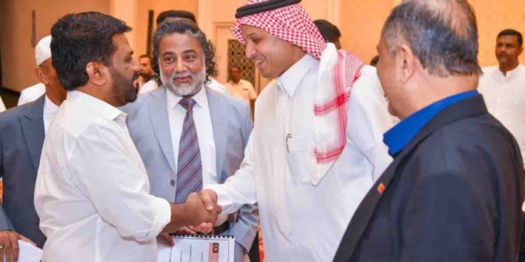 පක්ෂ විපක්ෂ මන්ත්‍රීවරුන් පිරිවරාගෙන අනුර විශේෂ ඉෆ්තාර් උත්සවයට එක්වෙයි! PHOTOS I Sri Lanka Latest News