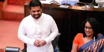 ලැබී ඇති අවස්ථාව කිසිසේත් මගහැර ගන්නේ නෑ! රට දිනවීමේ ගමනට අකුල් හෙලූ පිරිසක් ලෙස ඉතිහාසයට එක් නොවී එහි පංගුකරුවන් වන්න! අනුර පාර්ලිමේන්තුවේදී විපක්ෂයේ සියලු දෙනාට ආරාධනා කරයි! I Sri Lanka Latest News