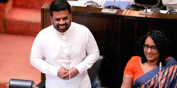 ලැබී ඇති අවස්ථාව කිසිසේත් මගහැර ගන්නේ නෑ! රට දිනවීමේ ගමනට අකුල් හෙලූ පිරිසක් ලෙස ඉතිහාසයට එක් නොවී එහි පංගුකරුවන් වන්න! අනුර පාර්ලිමේන්තුවේදී විපක්ෂයේ සියලු දෙනාට ආරාධනා කරයි! I Sri Lanka Latest News