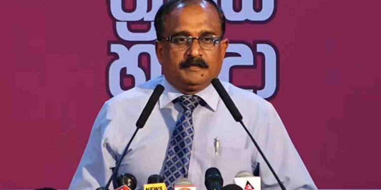 පාතාල කල්ලිවල ගැටුමක් යන්නේ! ඒකෙන් ජාතික ආරක්ෂාවට බලපෑමක් නෑ! අපි මුලු ලංකාවෙම ජාතික ආරක්ෂාව තහවුරු කරලා තියෙනවා! ජාතික ආරක්ෂාව ගැන ටියුෂන් දෙන්නම් කියපු ආරක්ෂක නියෝජ්‍ය ඇමැතිගෙන් තවත් විශේෂ ප්‍රකාශයක්!  I Sri Lanka Latest News