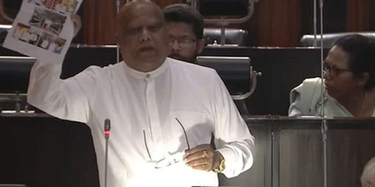 ආණ්ඩුවත් එක්ක විපක්ෂයත් තරගෙට ලැයිස්තු එළියට දාන්න පටන් ගනී! VIDEO I Sri Lanka Latest News