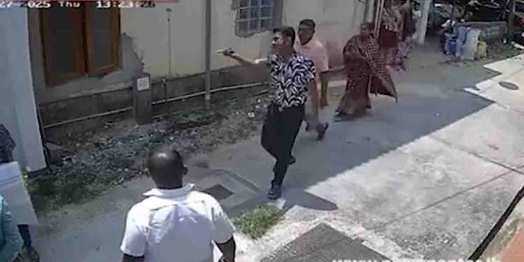 රනිල් ගාව ඉන්න චොප්පෙගෙ පුතා තාම හිතාගෙන ඉන්නේ රනිල් ජනාධිපති කියලද කොහෙද? කොහොමද සද්දේ? VIDEO I Sri Lanka Latest News
