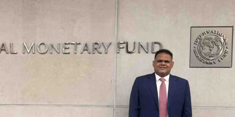 හිටපු මුදල් රාජ්ය අමාත්ය ෂෙහාන් වොෂින්ටන් නුවරදී IMF හා ලෝක බැංකු නියෝජිතයන් හමුවෙයි! ලංකාව බංකොලොත්කමින් ගොඩගන්න දීපු සහයෝගයට කෘතවේදීත්වය පළකරයි! PHOTOS I Sri Lanka Latest News