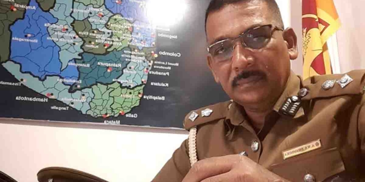 පෝය දවසේ අහස පොළොව නුහුලන අපරාධයක්! බූස්සේ හිටපු බන්ධනාගාර අධිකාරීට ගෙදරටම ඇවිත් වෙඩි තියලා මරා දමයි! විශ්රාම ගිය නිලධාරියෙක්ටත් ආරක්ෂාවක් නැති තැනට රට පත්වෙලාද? I Sri Lanka Latest News