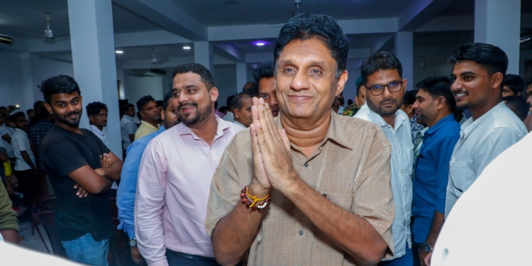 තුනෙන් දෙකකුත් තියෙනවා! ඒ වුණාට වැඩක් හරියට කරගන්න බැරිව කෙඳිරි ගගා තව ගමේ බලයත් ඉල්ලනවා! මොන ආණ්ඩුවක්ද මේ? VIDEO & PHOTOS I Sri Lanka Latest News