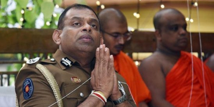 දේශබන්දු හැංගිලා ඉන්නෙ කතරගමද? ‘මව්රට’ හොයන්න යයි! පන්සලක ඉන්නවලු! හෝටලේක ඉන්නවලු! හේන් වාඩියක ඉන්නවලු! Sri Lanka Latest News