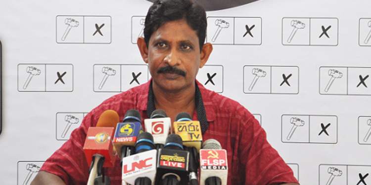 බටලන්දේ ප්‍රධනා වදකයා ඩග්ලස් පීරිස් මැරිලා නෑ! ලංකාවේ හැංගිලා ඉන්නවා! ඩග්ලස් අද ඇල්ලුවොත් හෙට රනිල්ව ගන්න පුළුවන්! විජේවීරගේ අවසන් ඡායාරූපය ගත් ඉන්ද්‍රානන්ද බටලන්ද සටනට එක්වෙයි! VIDEO I Sri Lanka Latest News
