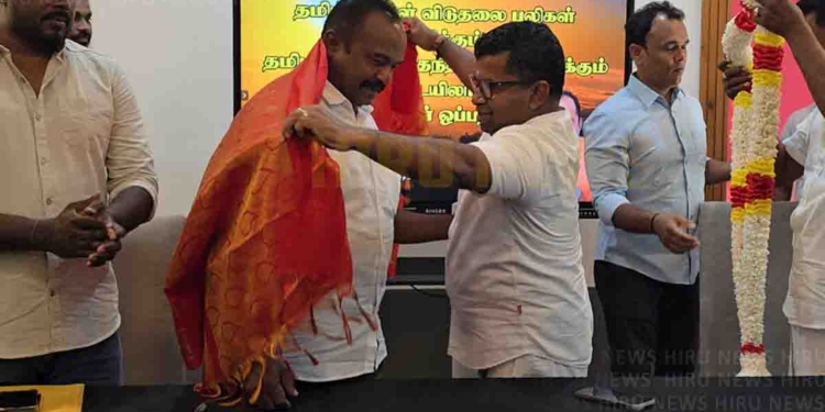 නයි මුගටි වගේ හිටපු කරුණා-පිල්ලෙයාන් පුංචි ඡන්දෙට එකතු වෙයි!  I Sri Lanka Latest News