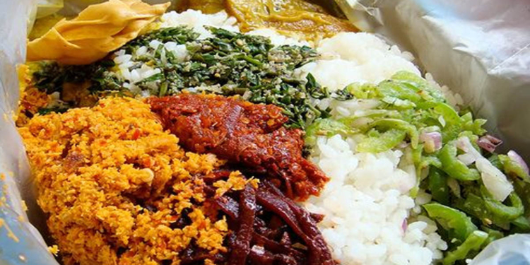 ළමයින්ට පණුවොත් එක්ක කෑම දීලා! සැපයුම්කරු කෙළින්ම ගෙදර! VIDEO I Sri Lanka Latest News