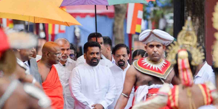 ඓතිහාසික රංගිරි දඹුලු රජමහා විහාරයේ රන්වැට සහිත ශෛලමය බෝධි ප්‍රාකාරය විවෘත කිරීමට අනුර එක්වෙයි! PHOTOS I Sri Lanka Latest News
