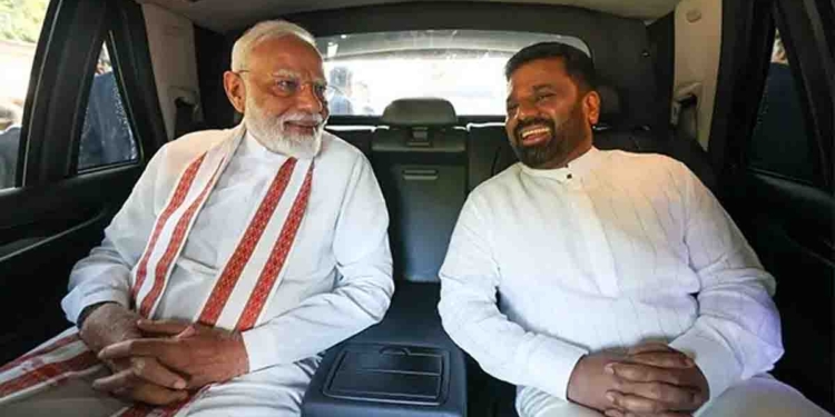 එකම රියක නැග එකම අසුනෙ හිඳ අනුර මෝදි අනුරපුරට! I Sri Lanka Latest News