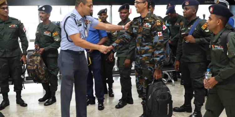 බ්රිගේඩියර් පුණ්යා කරුණාතිලකත් එක්ක ත්රිවිධ හමුදාවේ 26ක් ආධාරත් අරන් මියන්මාරයට! PHOTOS I Sri Lanka Latest News