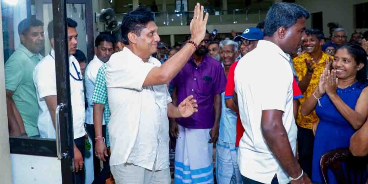 ජාතික ආරක්ෂාව ගැන ටියුෂන් දෙන්න ආපු ආණ්ඩුවට දැන් ටියුෂන් ගන්න වෙලා! දැන් ජනතාවට ගෙදරත් මහපාරෙත් රස්සාව කරන තැනත් කිසි ආරක්ෂාවක් නැති තැනට පත්වෙලා! PHOTOS & VIDEO I Sri Lanka Latest News