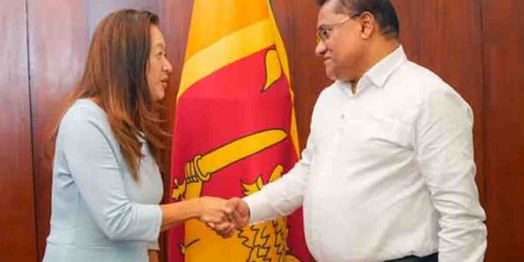 ට්‍රම්ප් බදු ගහලා දවස් ගාණකට පස්සේ විජිත ජුලී චන්ග් හමුවෙයි! බලමු දැන්වත් ට්‍රම්ප් තීරු බද්ද අඩු කරයිද කියලා! I Sri Lanka Latest News