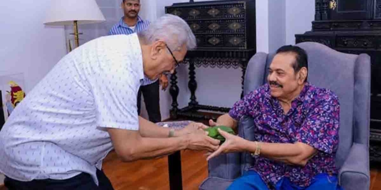 කාලෙකට පස්සේ ගෝඨා එළියට එයි! සිංහල අලුත් අවුරුද්දට බුලත් හුරුල්ලක් අරන් මහින්ද අයියව බලන්න ඇවිත්! PHOTOS I Sri Lanka Latest News