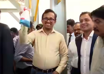 “මගේම කලිසම අගේට ඇඳගෙන ඌ උගේ වගේ යනවා….”! ‘අලිමංකඩ ලුණු’ ඇත්ත කතාව සාක්ෂි සහිතව එළියට දමමින් විමල් හඳුන්නෙත්තිට ලොකු ෂොට් එකක් දෙයි! VIDEO I Sri Lanka Latest News