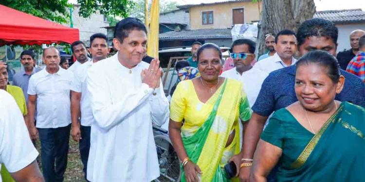 ට්රම්ප්ගේ බද්දෙන් ආර්ථික සුනාමියක් එනවා! ආණ්ඩුවට කල්තියා කිව්වත් සතපහකට ගණන් ගත්තේ නෑ! ලෝකයේ අනෙක් රටවල් අමෙරිකාව එක්ක සාකච්ඡා අරඹද්දී මාලිමා ආණ්ඩුව උද්දච්ඡ විදිහට හිටියා! 9 වැනිදයින් පස්සේ මොකද කරන්නේ? මම මෝදි අගමැතිතුමා හමුවූ අවස්ථාවේදීත් ඉල්ලුවේ අපිට ගොඩඑන්න උදව් කරන්න කියලයි! VIDEO & PHOTOS I Sri Lanka Latest News