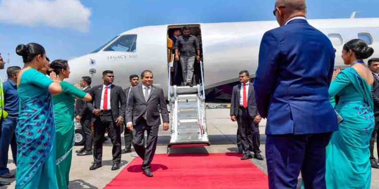 අනුර අද වියට්නාම් ඉඳන් ඡන්දෙ දෙන්න ලංකාවට ආවේ විශේෂ ජෙට් යානයකින්!  VIDEO I Sri Lanka Latest News