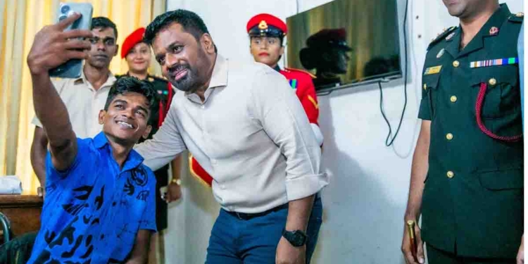 රණවිරු සැමරුමට යන්න කලින් අනුර මිහිඳු සෙත් මැදුරේ ආබාධිත සෙබළුන්ගේ සුවදුක් බලන්න යයි! PHOTOS I Sri Lanka Latest News