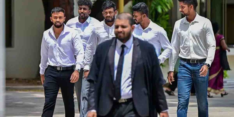 අපේ ක්‍රිකට් ක්‍රීඩකයෝ උසාවි ගිහින් ගහන්න ගිය මැච් එක පරාද වෙයිද? අසලංකලා-ධනංජයලා කියපු දේට නීතිපති විරුද්ධ වෙයි! I Sri Lanka Latest News