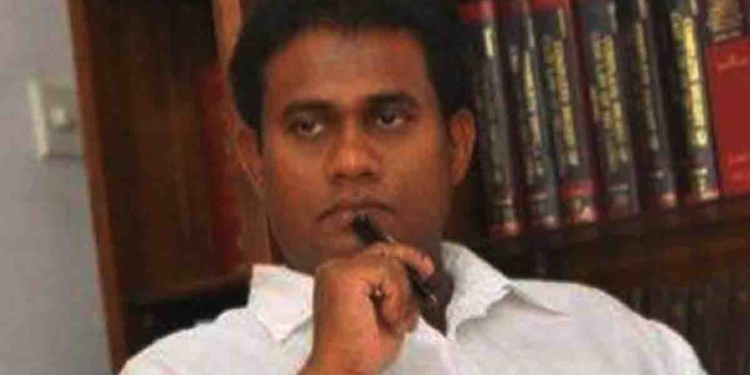 හල්ලොලුවට වෙඩි තියපු සිද්ධියේදී CCD එක හල්ලොලුවගේ නීතීඥ දොඩම්ගොඩගෙන් ජංගම දුරකතනය ඉල්ලයි! අධිකරණ නියෝගයක් අරන් එන්න දෙන්නම්! දොඩම්ගොඩ CCD අධ්‍යක්ෂට ලිඛිතව දැනුම් දෙයි! I Sri Lanka Latest News